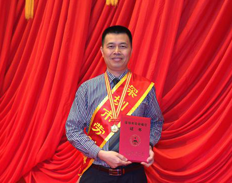 勞動(dòng)創(chuàng)造幸福！全國勞動(dòng)模范劉中華：設(shè)計(jì)“鳥巢”鋼結(jié)構(gòu)一戰(zhàn)成名！